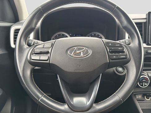 Used 2022 Hyundai Venue Limited w/ Cargo Package FWD image 19
