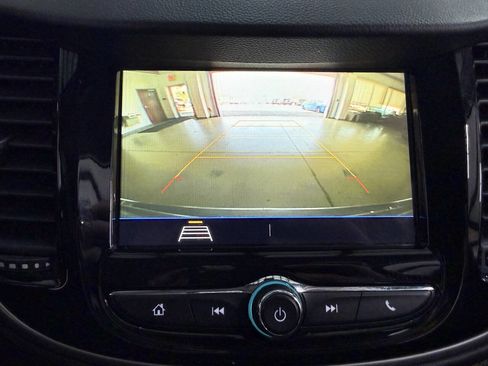 Used 2019 Chevrolet Trax LT w/ LT Convenience Package FWD image 28