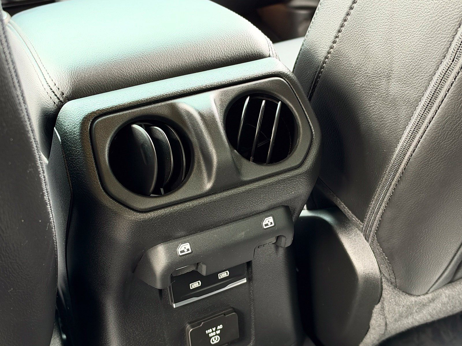 Used 2021 Jeep Wrangler Unlimited Sahara AWD/4WD image 22