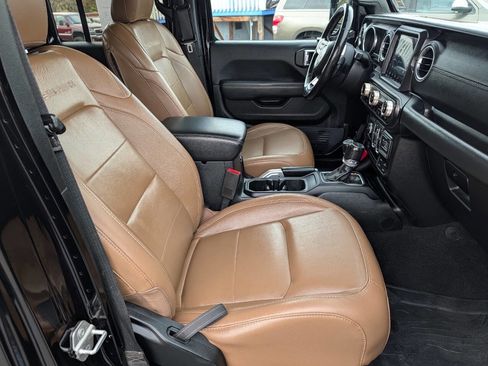 Used 2020 Jeep Gladiator Overland image 18