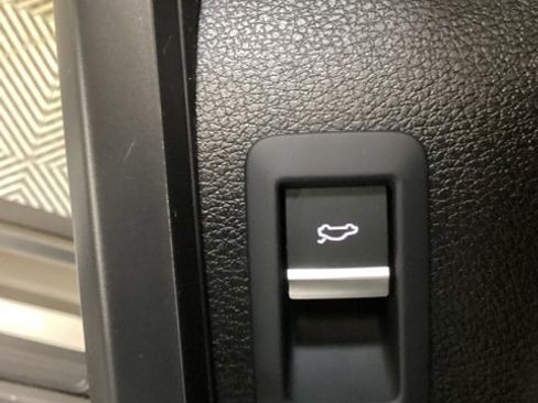 Certified 2025 Audi Q5 2.0T Premium image 20