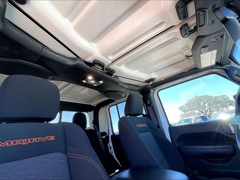 Used 2023 Jeep Gladiator Mojave image 28