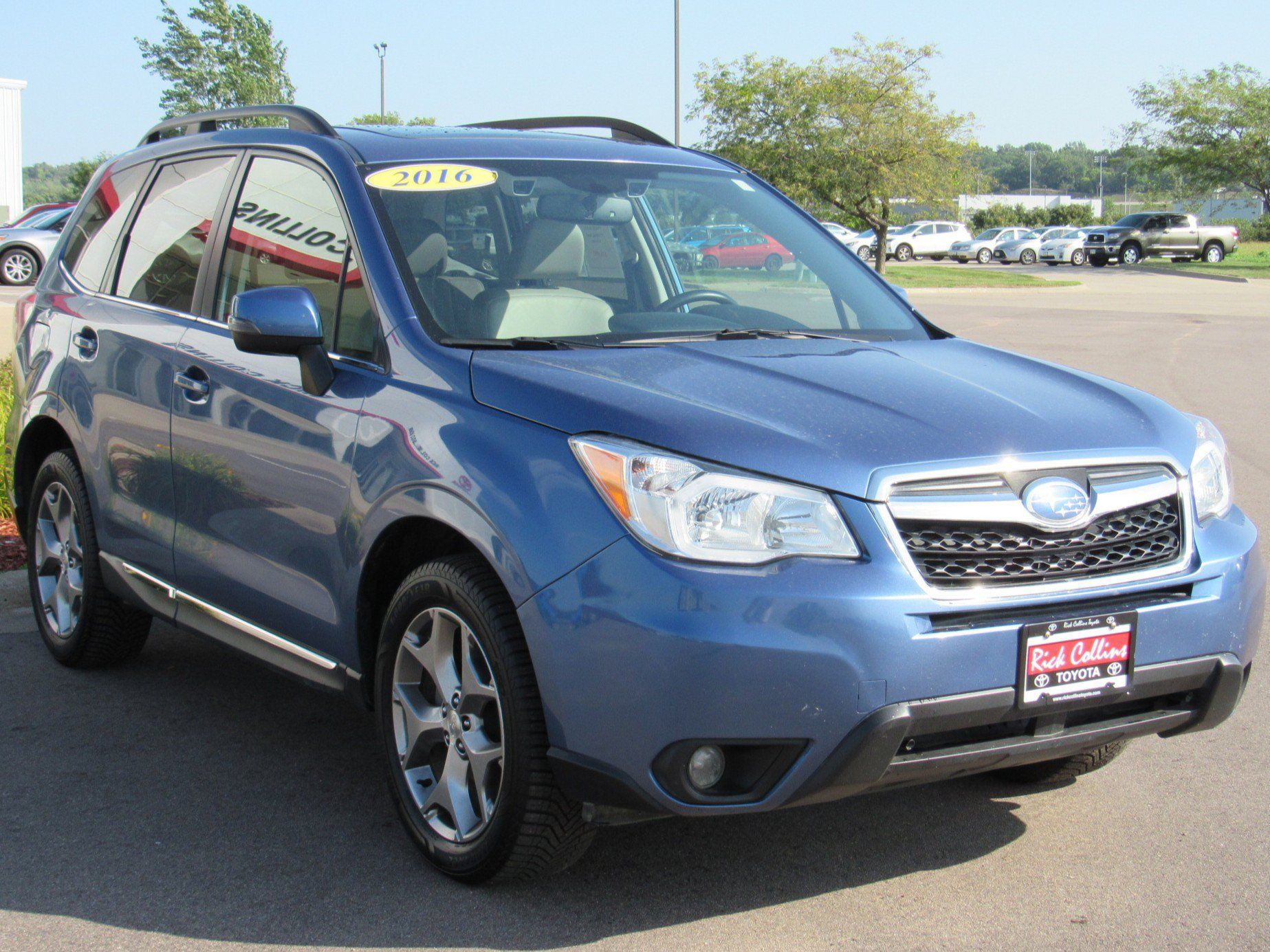 Used 2016 Subaru Forester 2.5i Touring w/ Eyesight & Navigation System AWD/4WD image 4