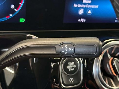 Used 2022 Mercedes-Benz GLA 250 4MATIC image 32
