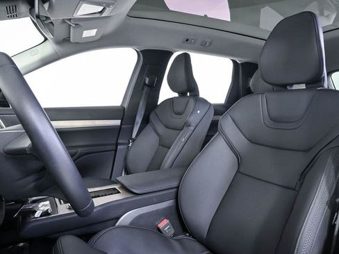 Certified 2025 Volvo EX90 Plus AWD/4WD image 7