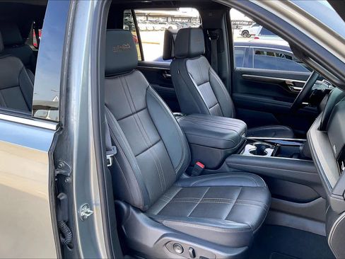 Certified 2025 Chevrolet Tahoe High Country image 9