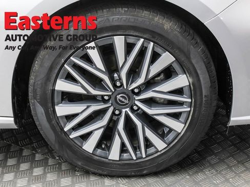 Used 2024 Nissan Altima 2.5 SV image 31