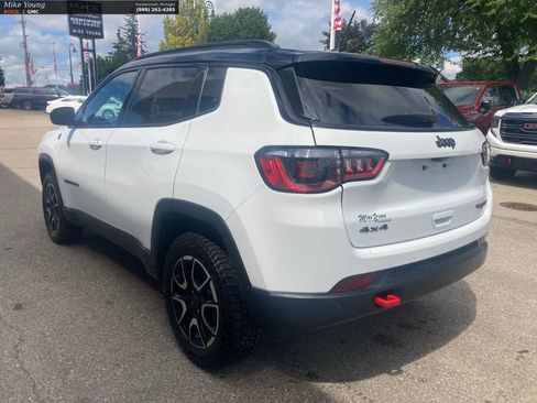 Used 2025 Jeep Compass Trailhawk AWD/4WD image 7