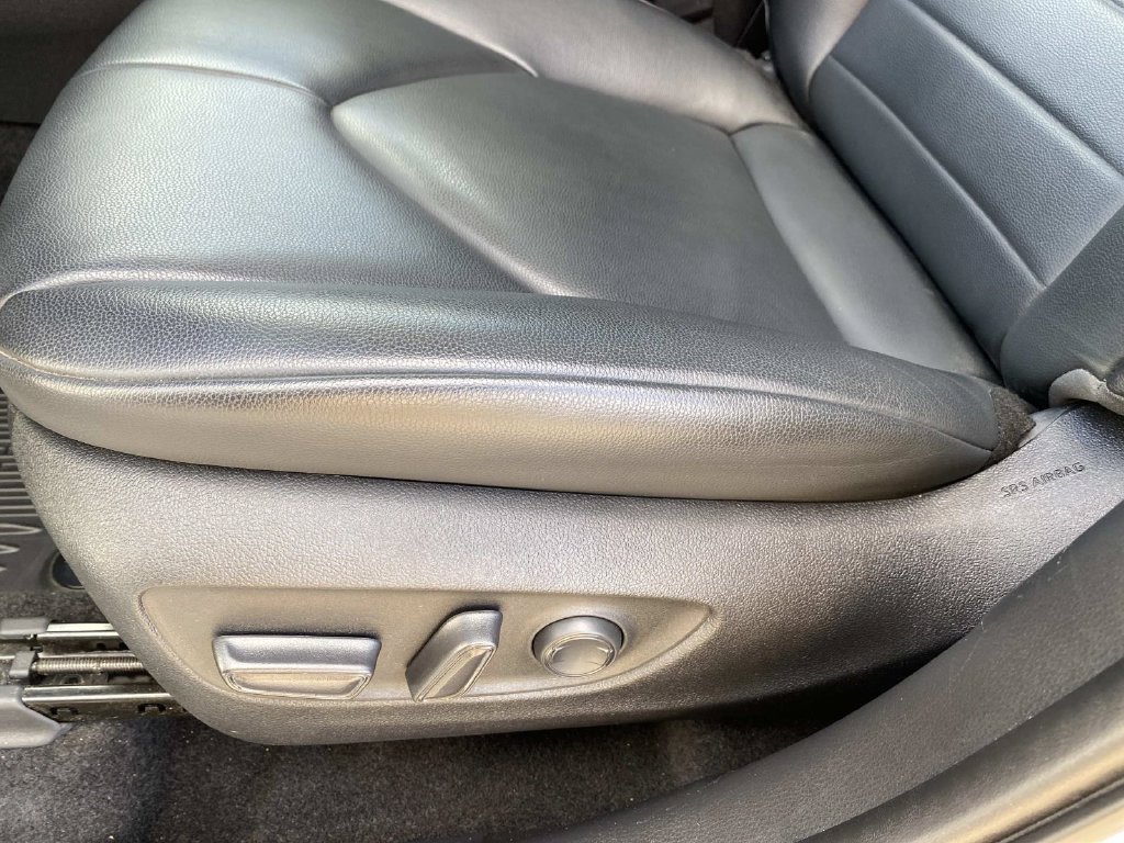 Used 2023 Toyota Highlander XLE AWD/4WD image 25
