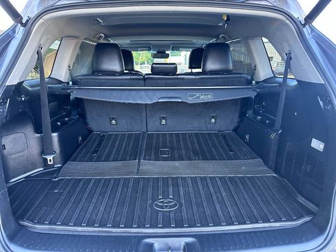 Used 2019 Toyota Highlander XLE FWD image 37