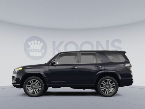 Used 2022 Toyota 4Runner Limited AWD/4WD image 2