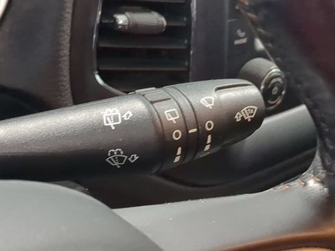 Used 2018 Jeep Compass Latitude w/ Cold Weather Group AWD/4WD image 25