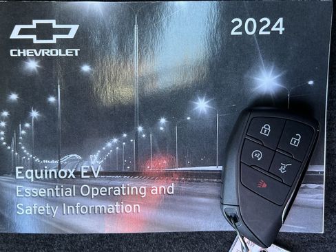 Certified 2024 Chevrolet Equinox EV RS FWD image 36