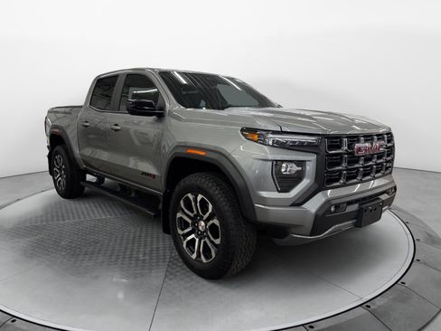 Used 2024 GMC Canyon AT4 AWD/4WD image 4