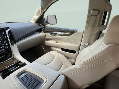 Used 2019 Cadillac Escalade Luxury w/ LPO, Radiant Package RWD image 13