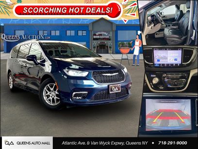 Used 2022 Chrysler Pacifica Touring-L