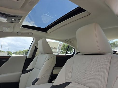 New 2025 Lexus ES 350 w/ Premium Package image 21