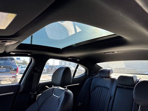 Used 2025 Genesis G70 2.5T w/ Sport Prestige Package image 16