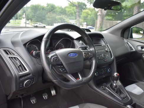 Used 2016 Ford Focus ST FWD image 13