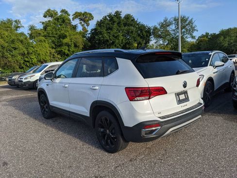 Certified 2023 Volkswagen Taos SE w/ Black Wheel Package image 3