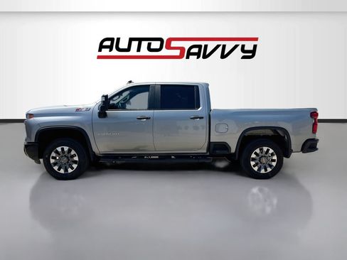 Used 2025 Chevrolet Silverado 2500 Custom w/ Custom Value Package AWD/4WD image 4