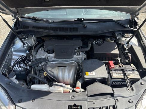 Used 2016 Toyota Camry SE FWD image 19