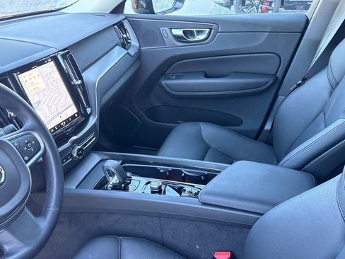 Used 2025 Volvo XC60 B5 Core w/ Climate Package image 28