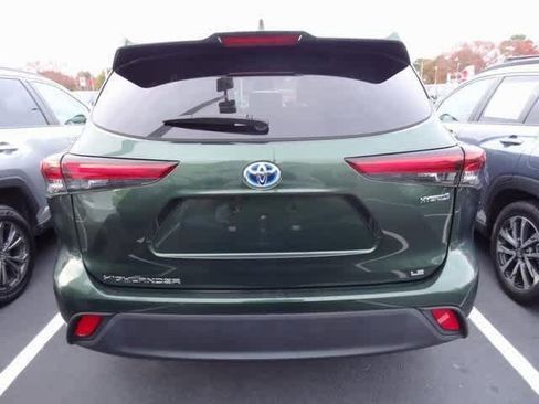Used 2023 Toyota Highlander LE image 5