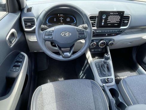 New 2025 Hyundai Venue Limited image 29