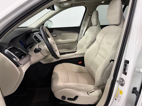Used 2023 Volvo XC90 B6 Plus AWD/4WD image 9