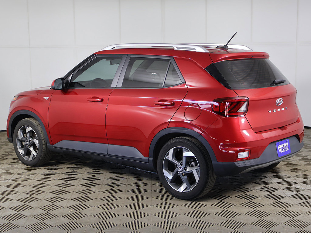 Certified 2023 Hyundai Venue Limited FWD image 8