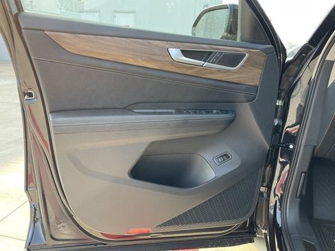 New 2026 Volkswagen Atlas SE FWD image 8