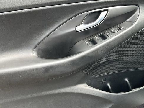 Used 2018 Hyundai Elantra GT Sport image 13