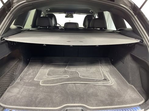 Used 2024 Mercedes-Benz GLC 300 4MATIC image 29