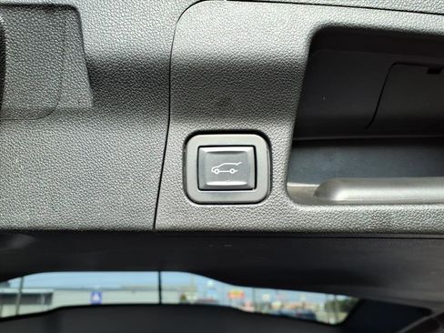 Used 2018 GMC Acadia Denali w/ Technology Package image 26