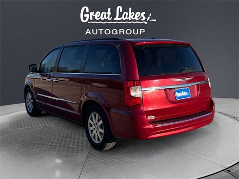 Used 2015 Chrysler Town & Country Touring w/ Driver Convenience Group image 3