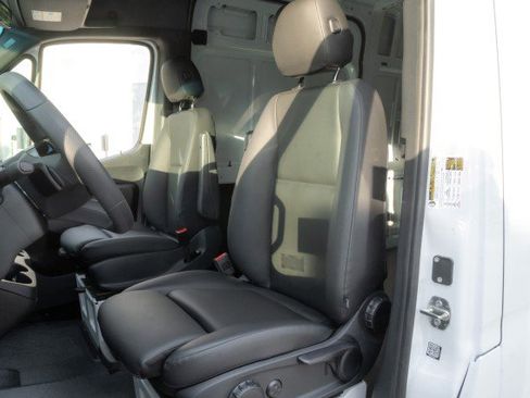 New 2025 Mercedes-Benz Sprinter 2500 image 12