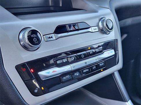 Used 2023 Ford Explorer XLT w/ Equipment Group 202A image 25