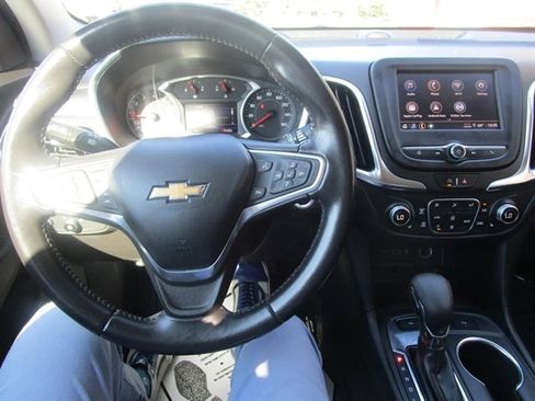 Used 2022 Chevrolet Equinox LT image 34