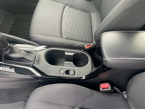 Used 2024 Toyota Corolla SE w/ SE Package FWD image 17