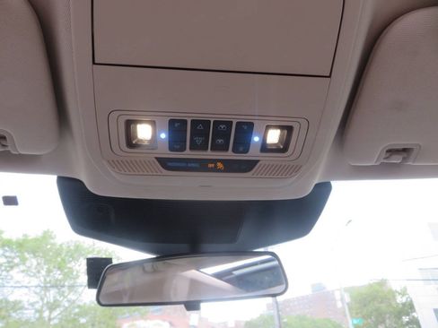 Used 2020 Ford Explorer XLT w/ Equipment Group 202A AWD/4WD image 17