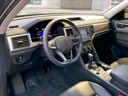 Used 2023 Volkswagen Atlas SE image 16