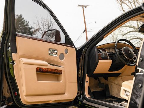 Used 2014 Rolls-Royce Ghost image 46