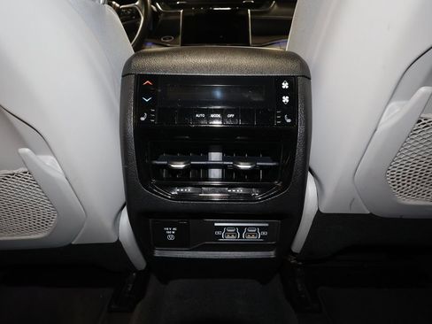 Used 2022 Jeep Grand Cherokee L Overland image 31