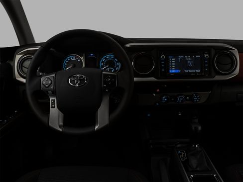 Used 2018 Toyota Tacoma SR5 RWD image 39