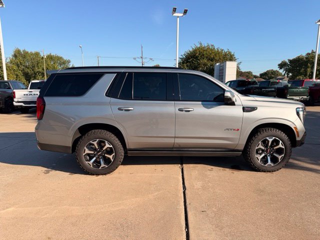 Used 2025 GMC Yukon AT4 w/ AT4 Premium Package AWD/4WD image 5