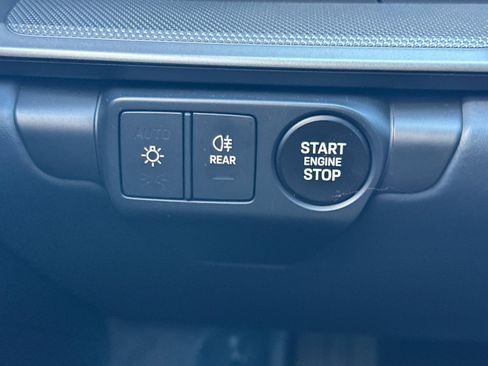 Used 2025 Porsche 911 Carrera image 22