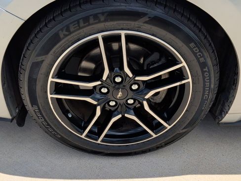 Used 2019 Ford Mustang Premium RWD image 39