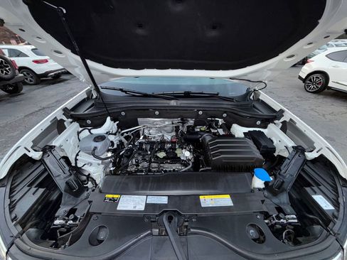 Used 2025 Volkswagen Atlas SE image 26