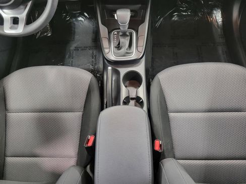 Used 2025 Kia Soul LX w/ LX Technology Package FWD image 16